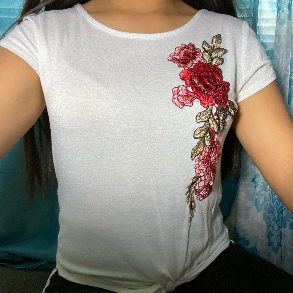 Floral white shirt Fits a small and medium